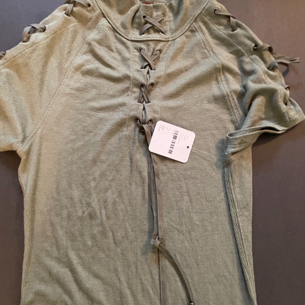Shirt - Picture 2 of 3